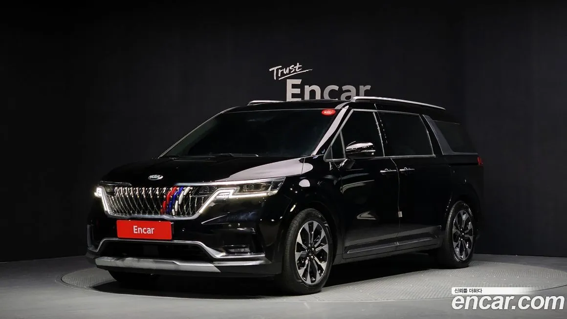 Kia Carnival — фото 1
