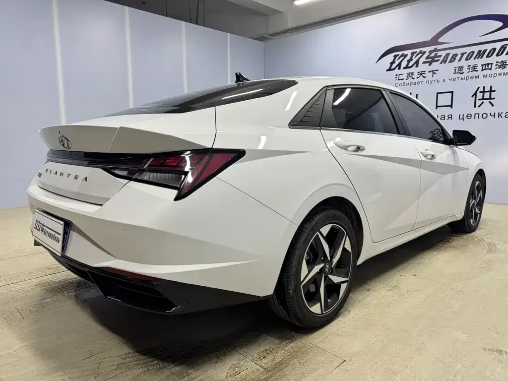 Hyundai Elantra 2023 из CN, фото 2