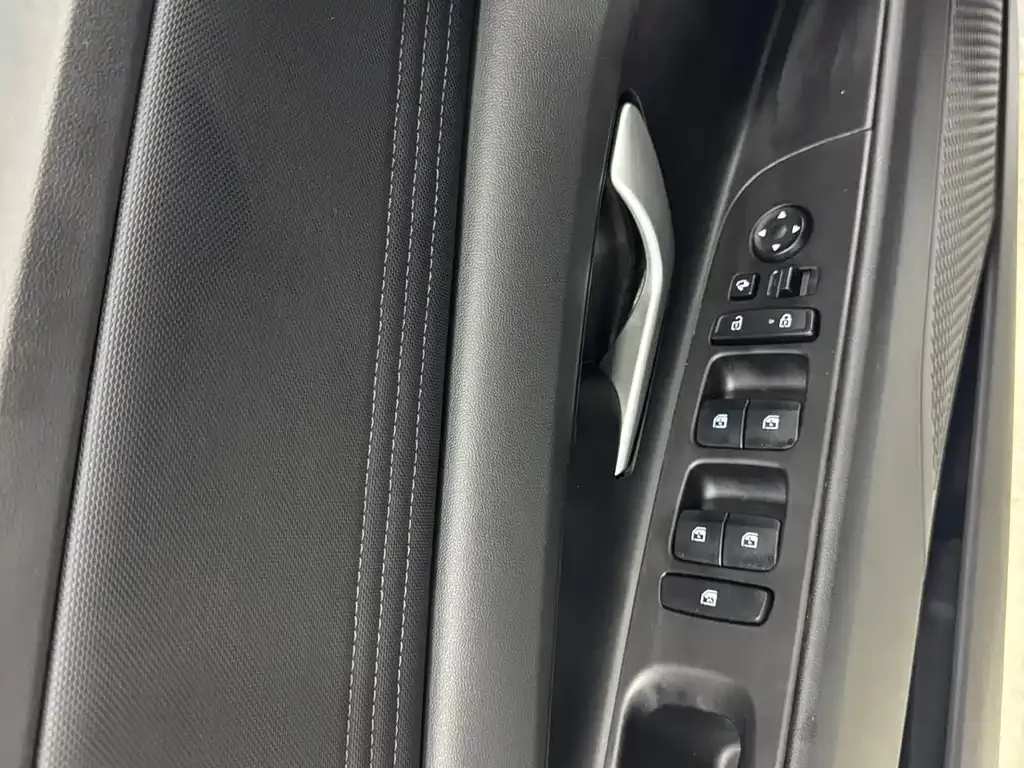 Hyundai Elantra 2023 из CN, фото 8
