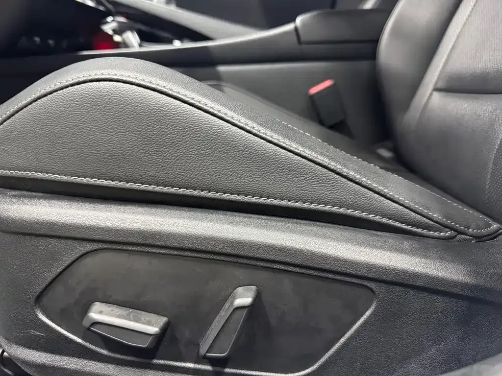 Hyundai Elantra 2023 из CN, фото 5