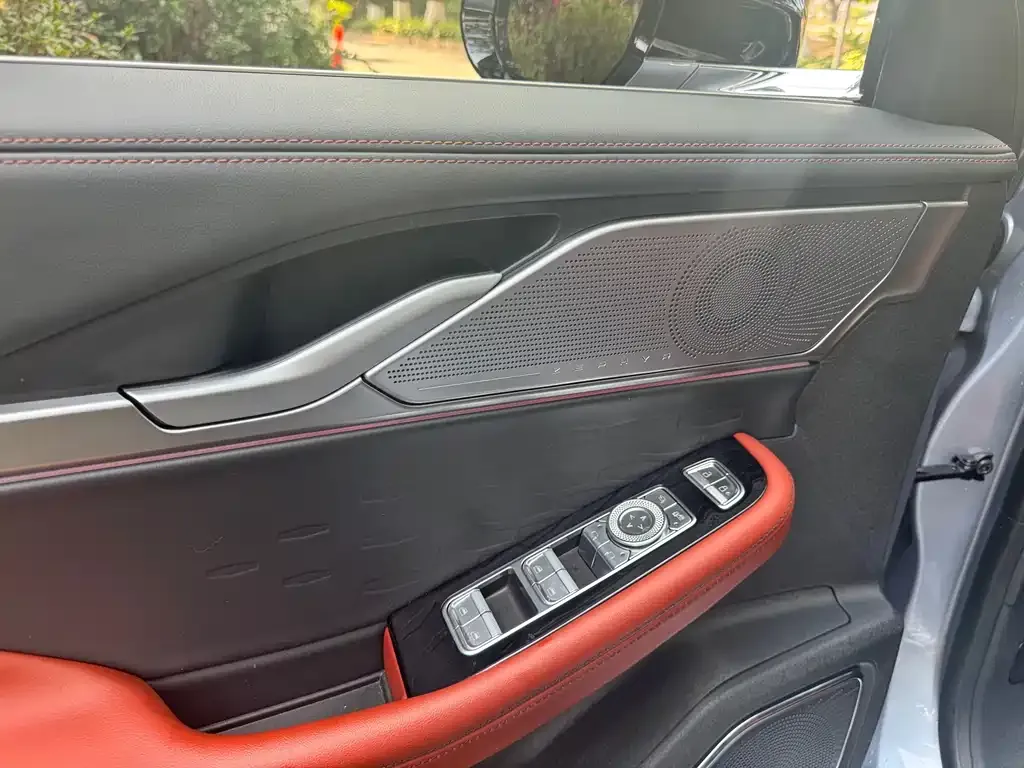 Lincoln Z 2022 из CN, фото 3