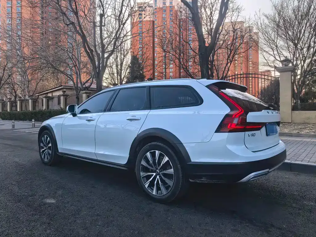 Volvo V90 2023 из CN, фото 10