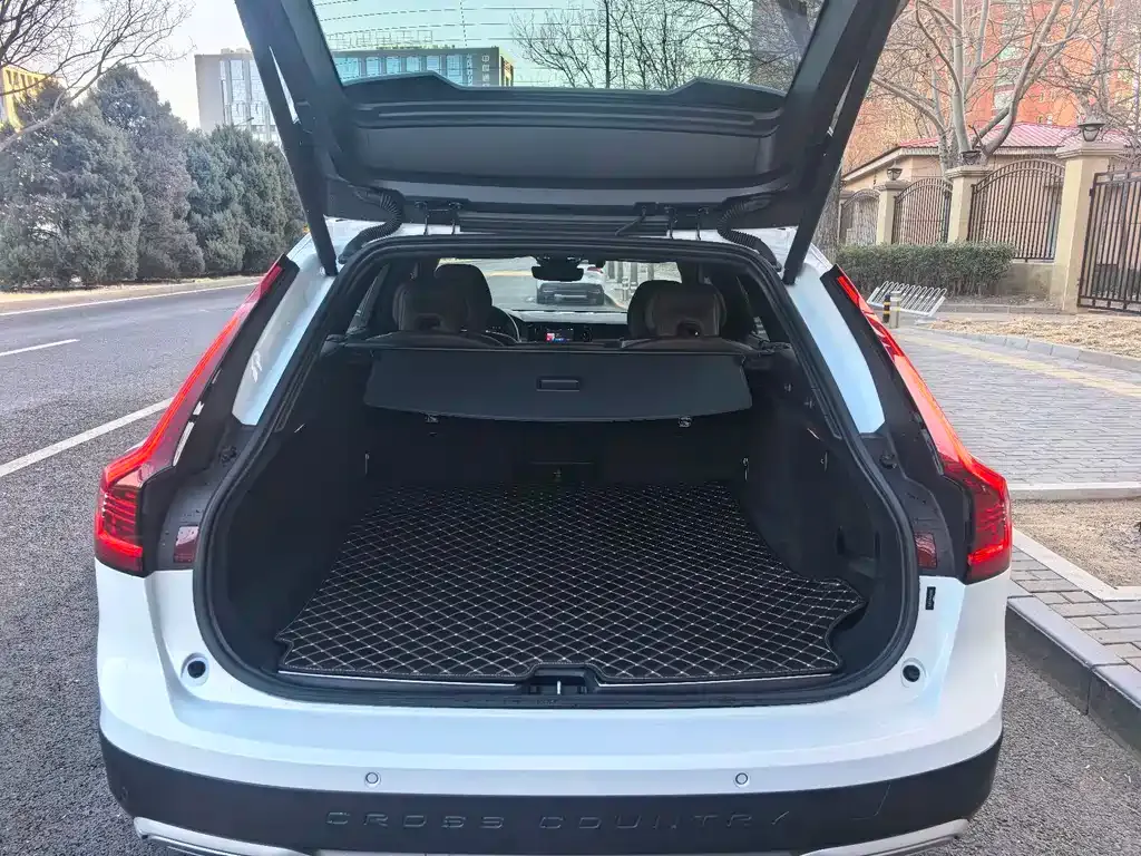 Volvo V90 2023 из CN, фото 8