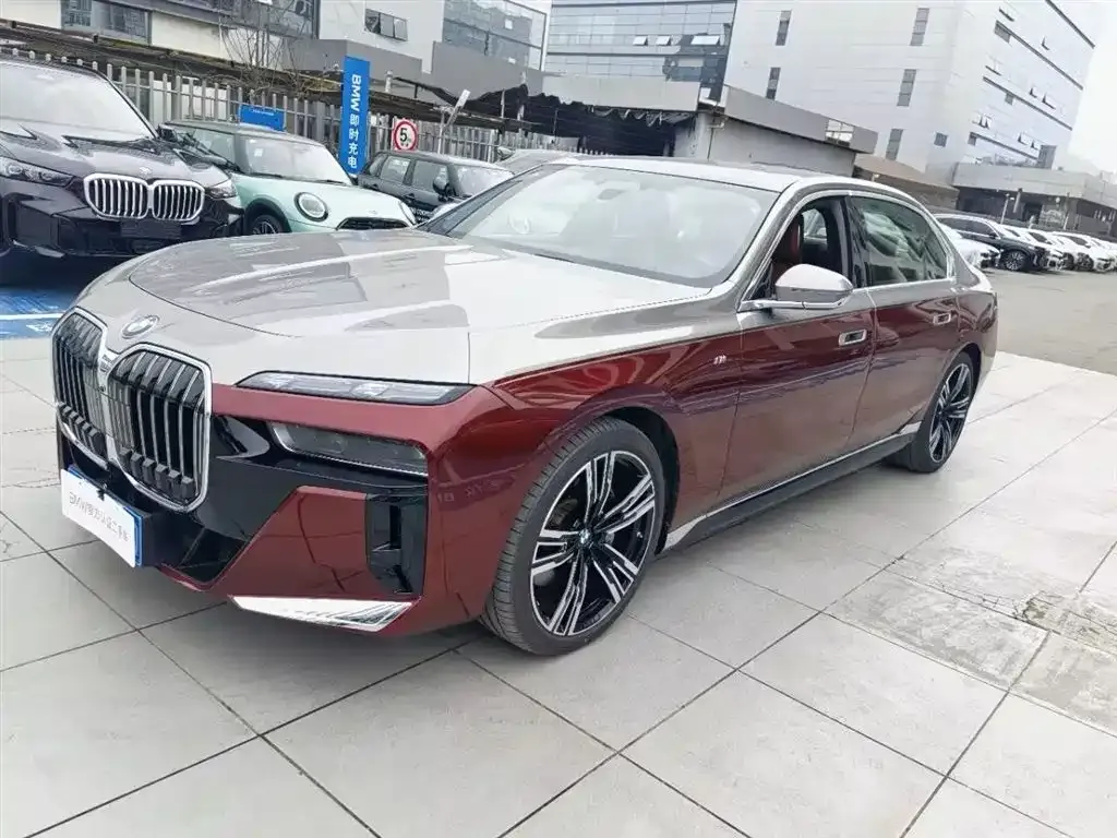 BMW 7 Series 2025 из CN, фото 1