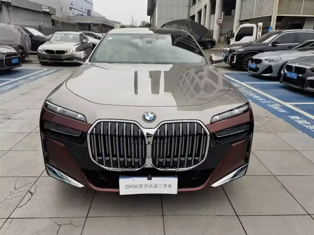 BMW 7 Series 2025 из CN, фото 2