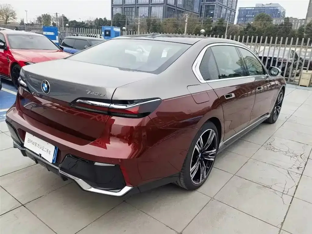 BMW 7 Series 2025 из CN, фото 6