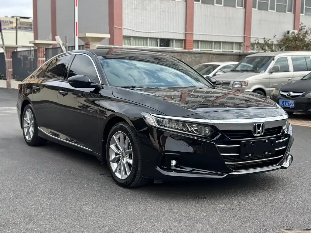Honda Accord — фото 8