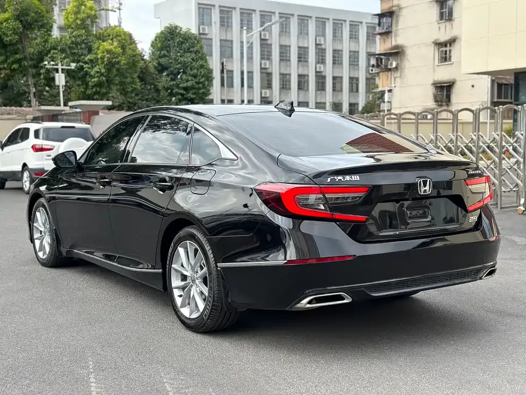 Honda Accord — фото 6