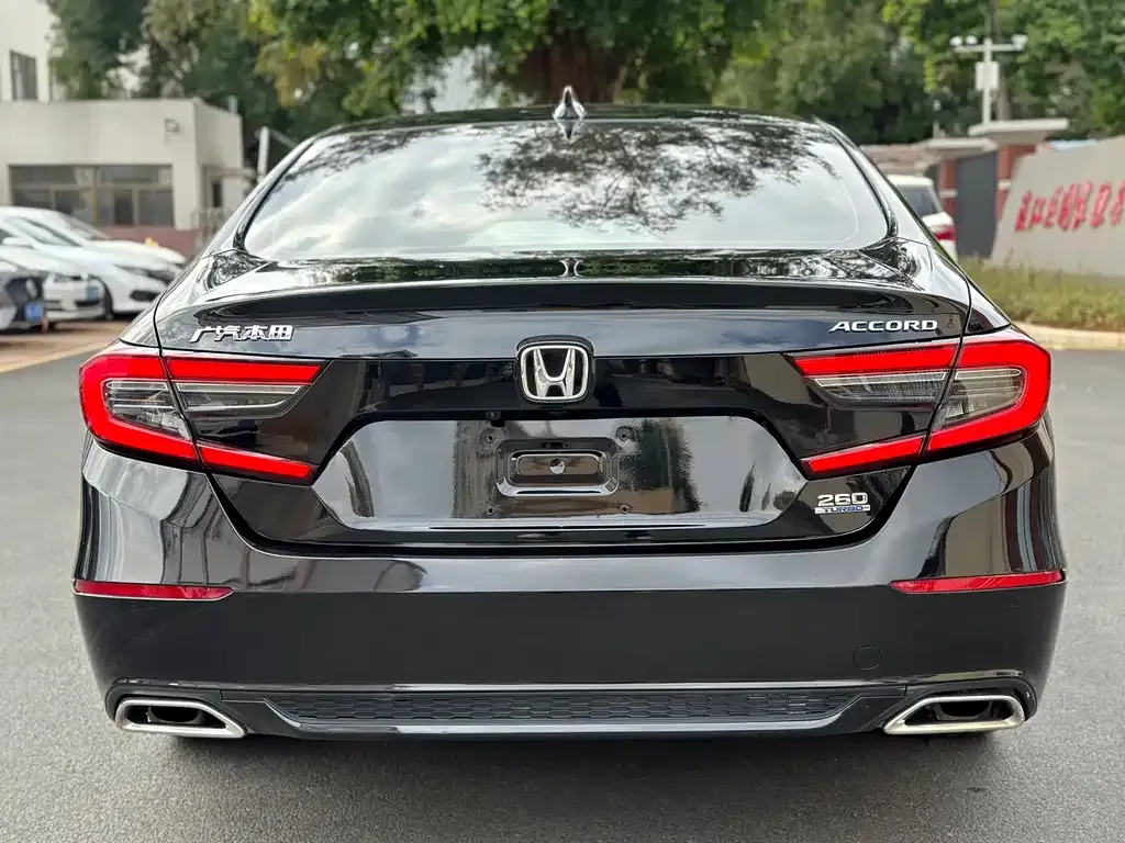 Honda Accord — фото 9
