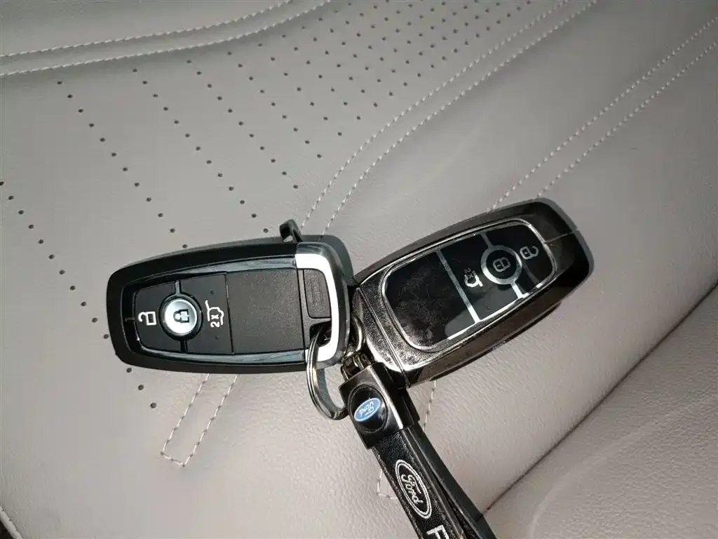 Ford Escape 2024 из CN, фото 9