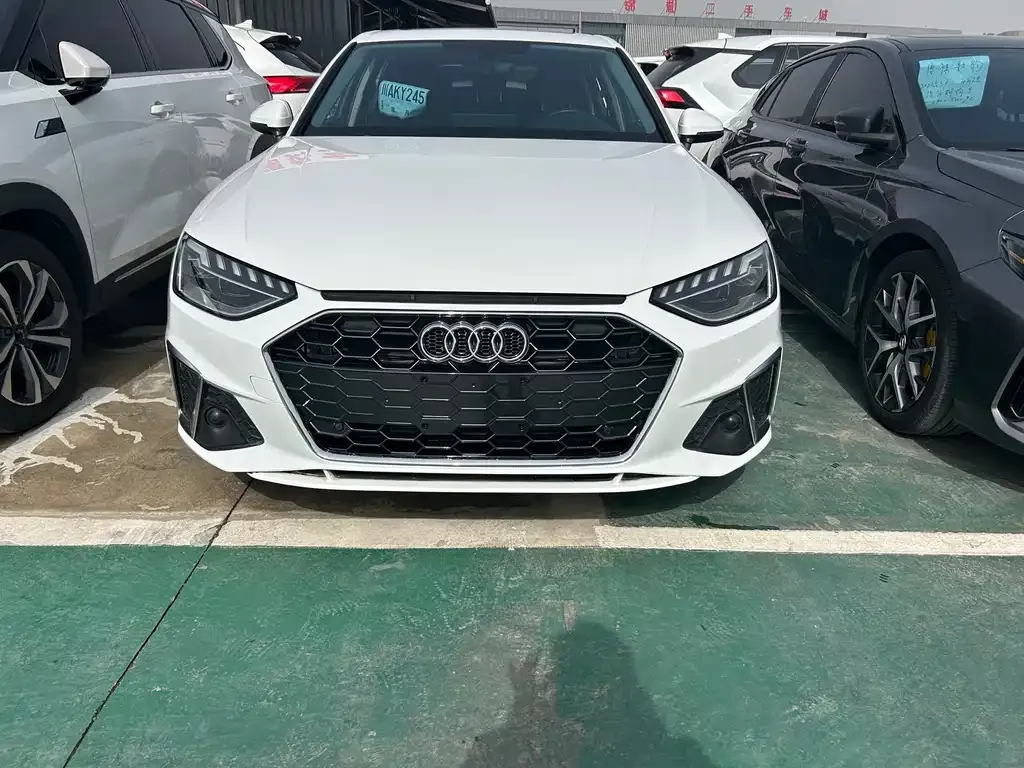 Audi A4L 2023 из CN, фото 7