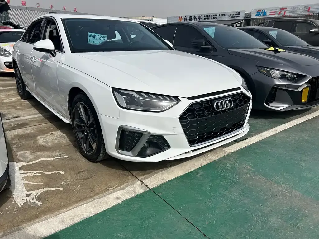 Audi A4L 2023 из CN, фото 3
