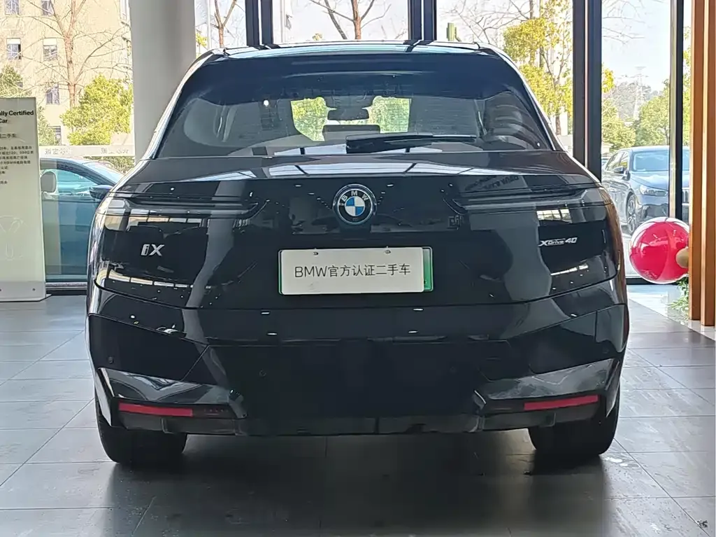 BMW iX — фото 10