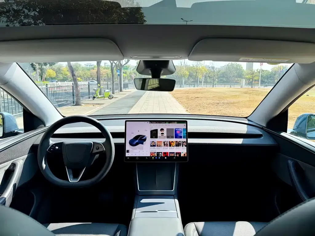Tesla Model Y — фото 3