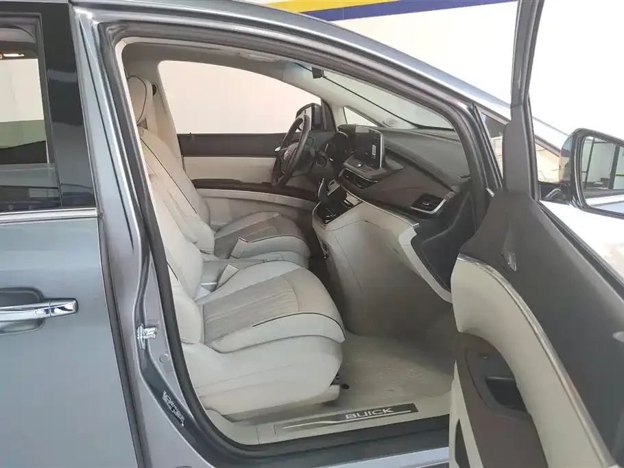 Buick GL8 2022 из CN, фото 2