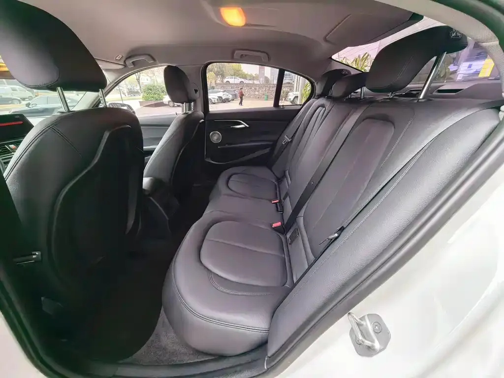 BMW 1 Series 2022 из CN, фото 5