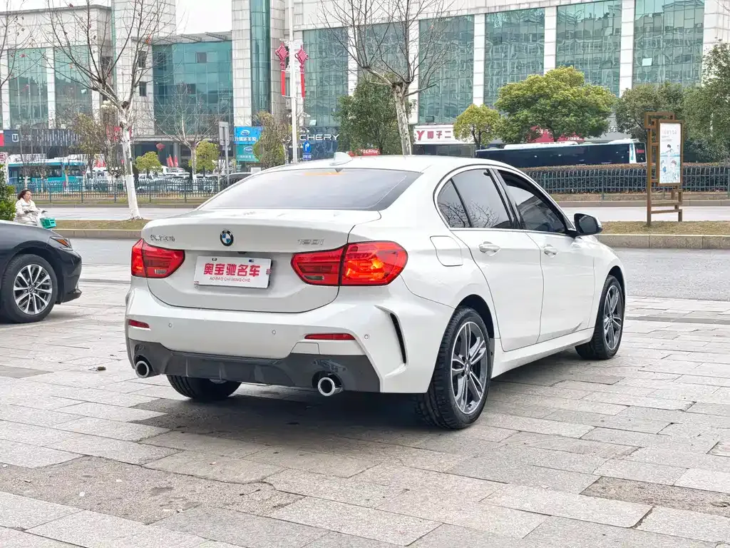 BMW 1 Series 2022 из CN, фото 9