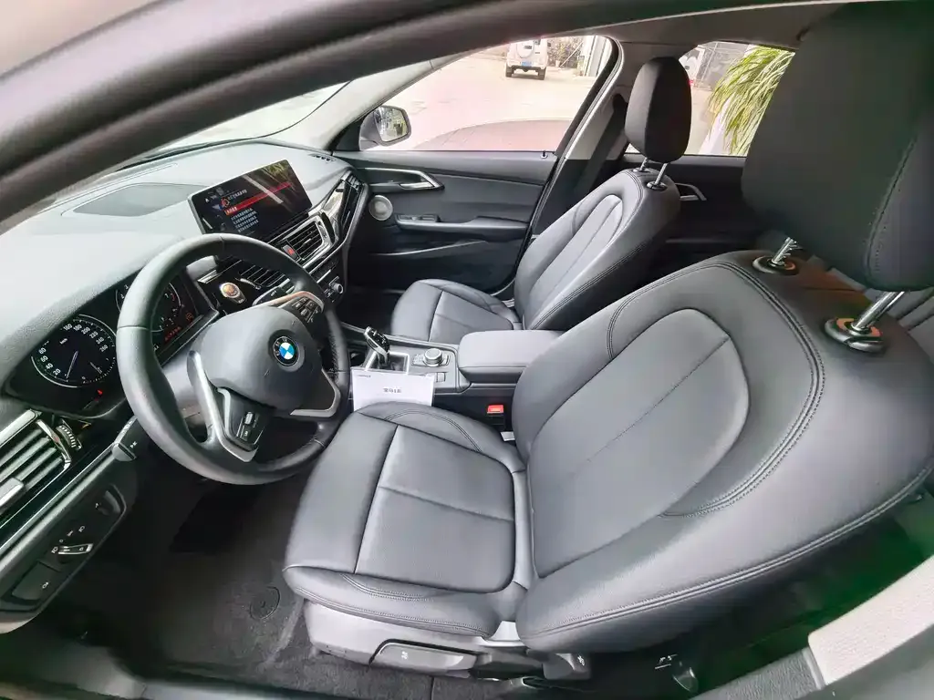 BMW 1 Series 2022 из CN, фото 6