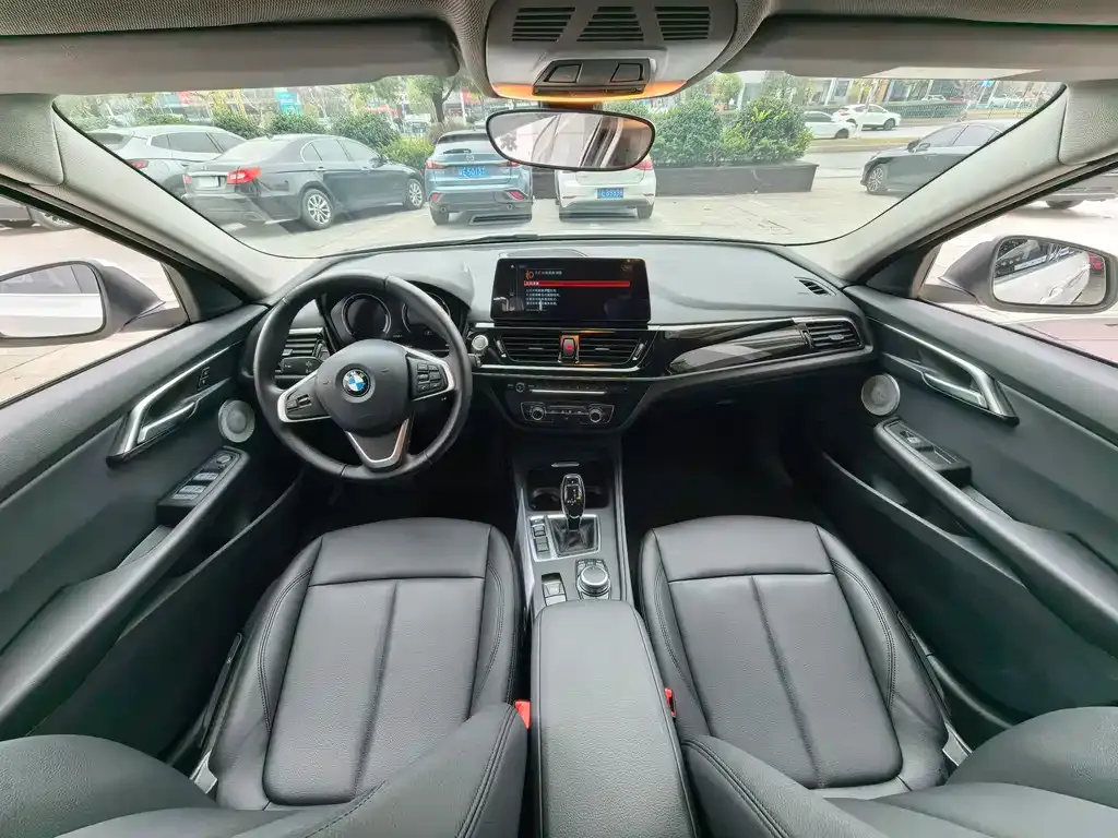 BMW 1 Series 2022 из CN, фото 3
