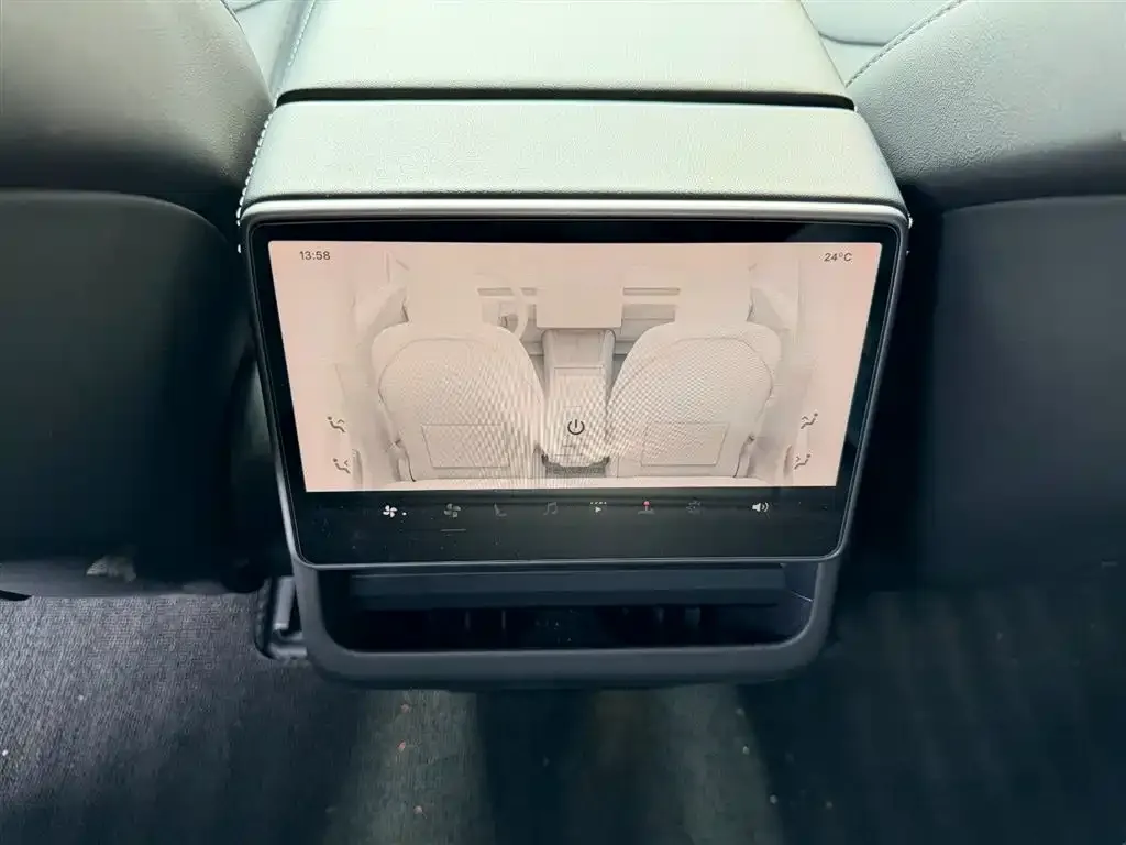 Tesla Model 3 2024 из CN, фото 9