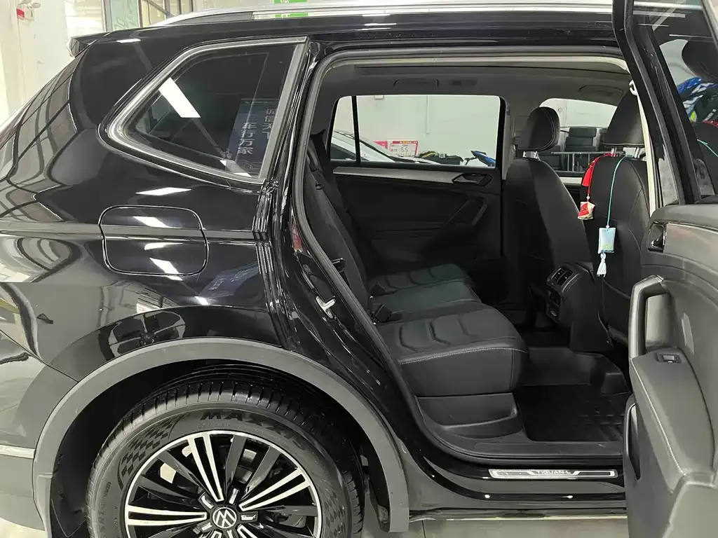 Volkswagen Tiguan L 2021 из CN, фото 7