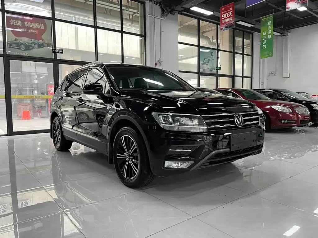 Volkswagen Tiguan L 2021 из CN, фото 2