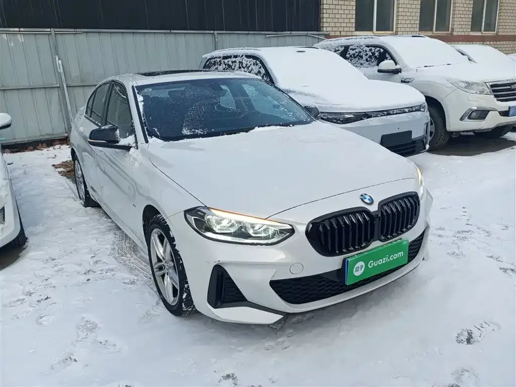 BMW 1 Series 2023 из CN, фото 8