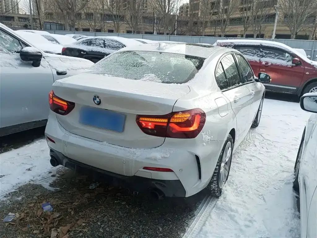 BMW 1 Series 2023 из CN, фото 7
