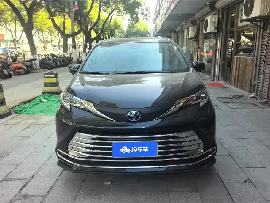 Toyota Sienna 2023 из CN, фото 10