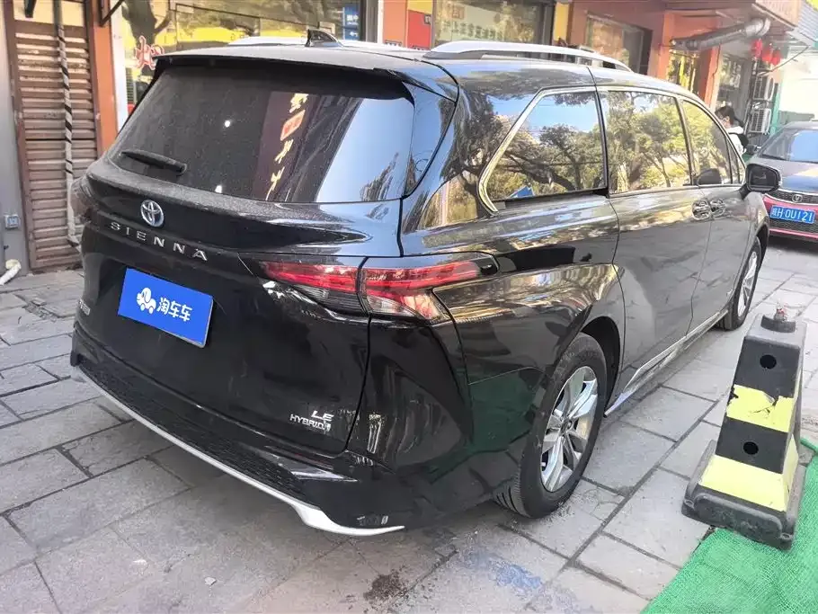 Toyota Sienna 2023 из CN, фото 6