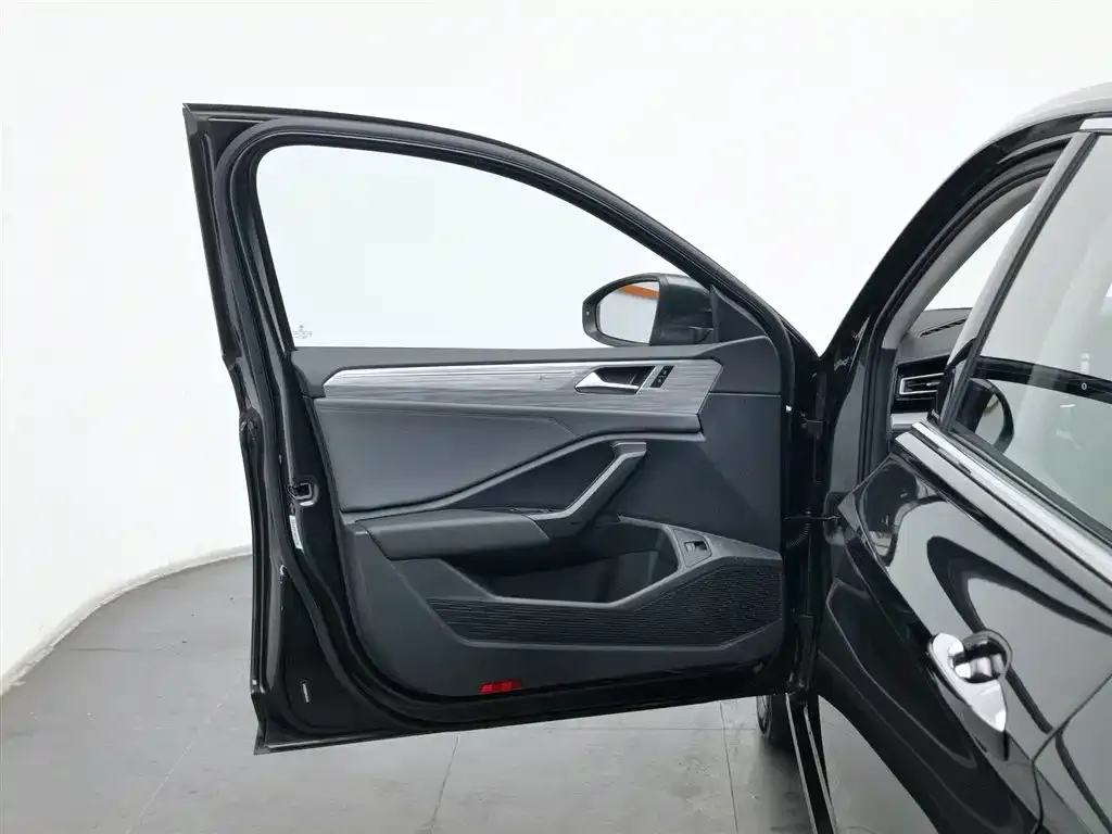 Volkswagen Sagitar 2023 из CN, фото 8