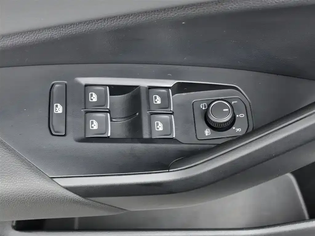 Volkswagen Sagitar 2023 из CN, фото 9
