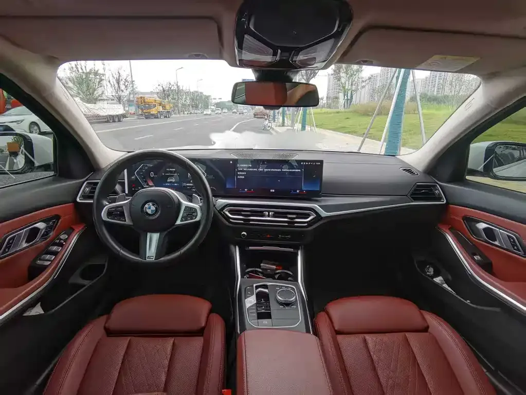 BMW 3 Series 2023 из CN, фото 2
