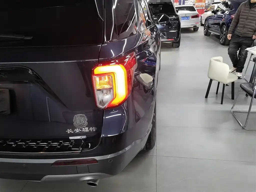 Ford Explorer 2021 из CN, фото 4
