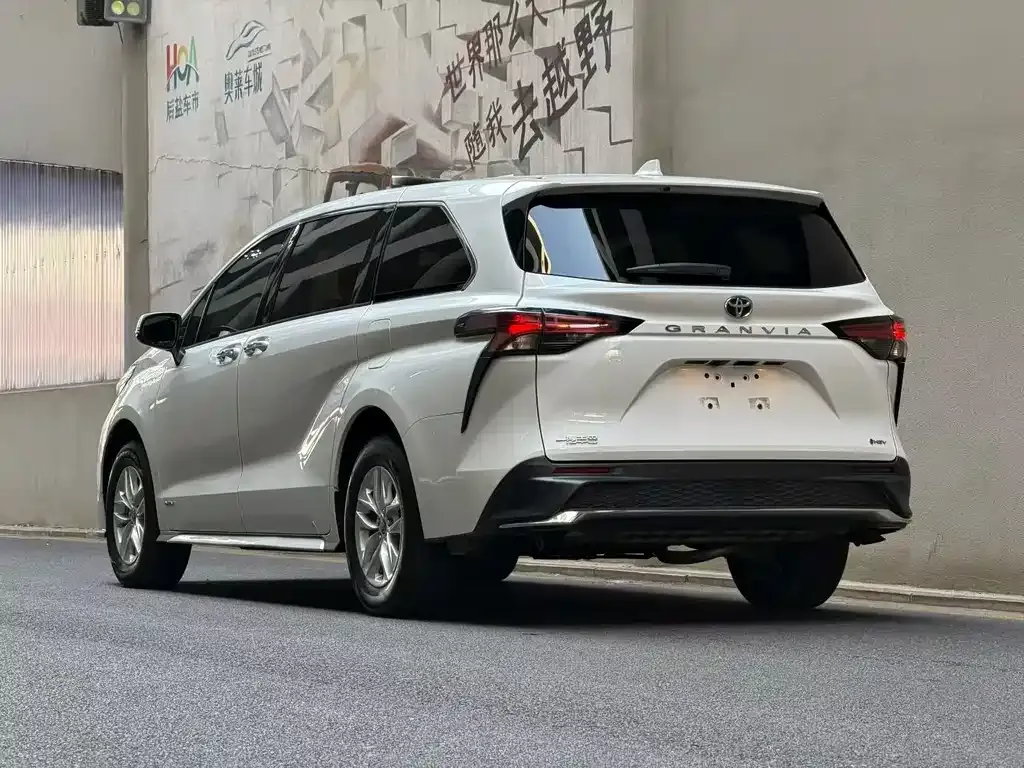 Toyota Granvia 2025 из CN, фото 8