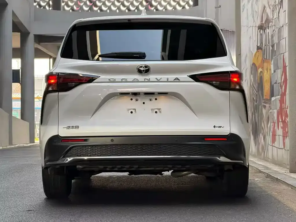 Toyota Granvia 2025 из CN, фото 9