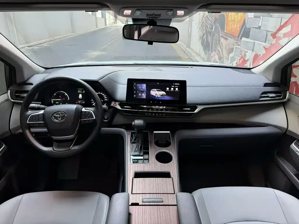 Toyota Granvia 2025 из CN, фото 4