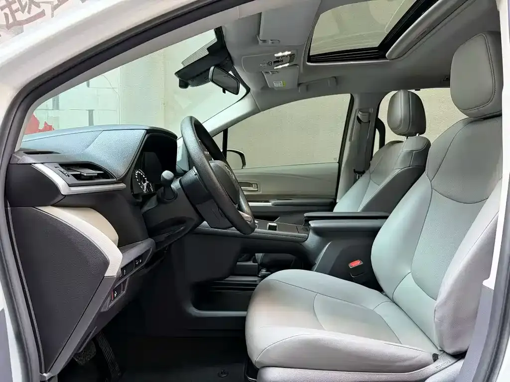 Toyota Granvia 2025 из CN, фото 3