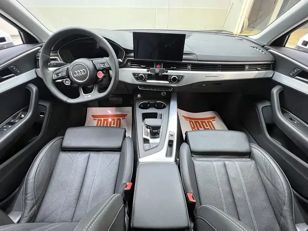 Audi A4L 2021 из CN, фото 8