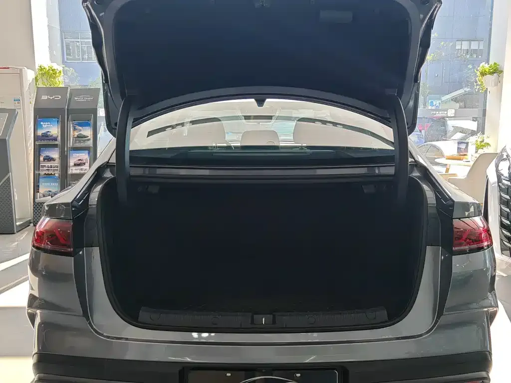 BYD Qin L 2025 из CN, фото 3