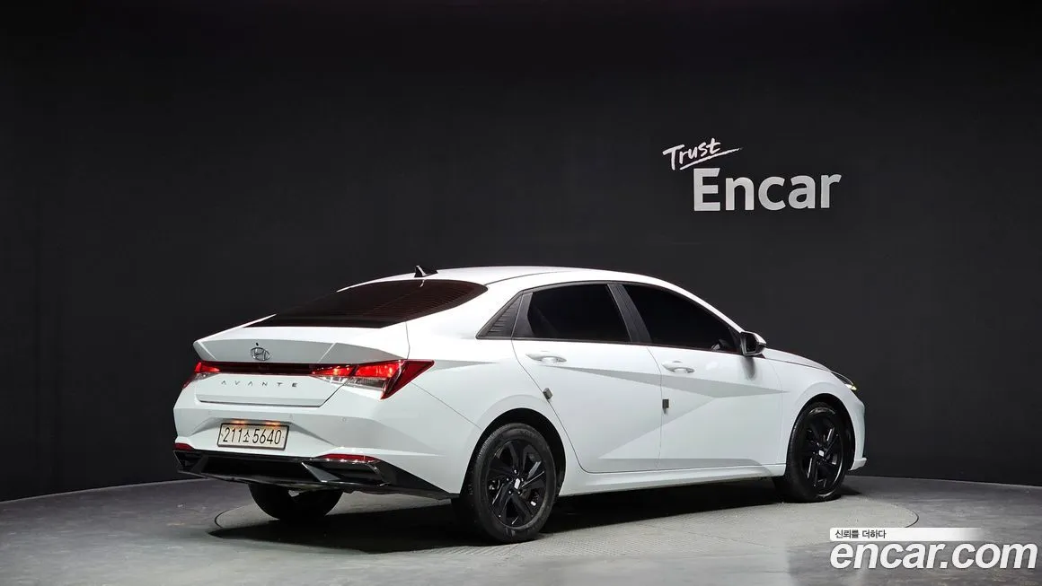 Hyundai AVANTE — фото 2