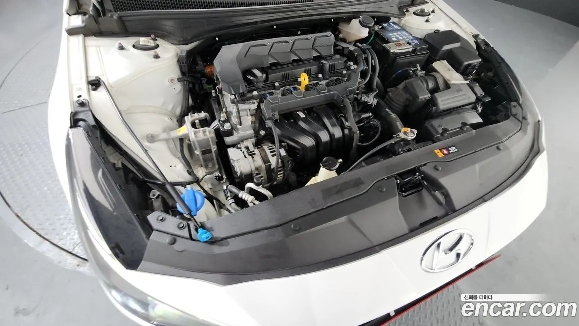 Hyundai AVANTE — фото 2