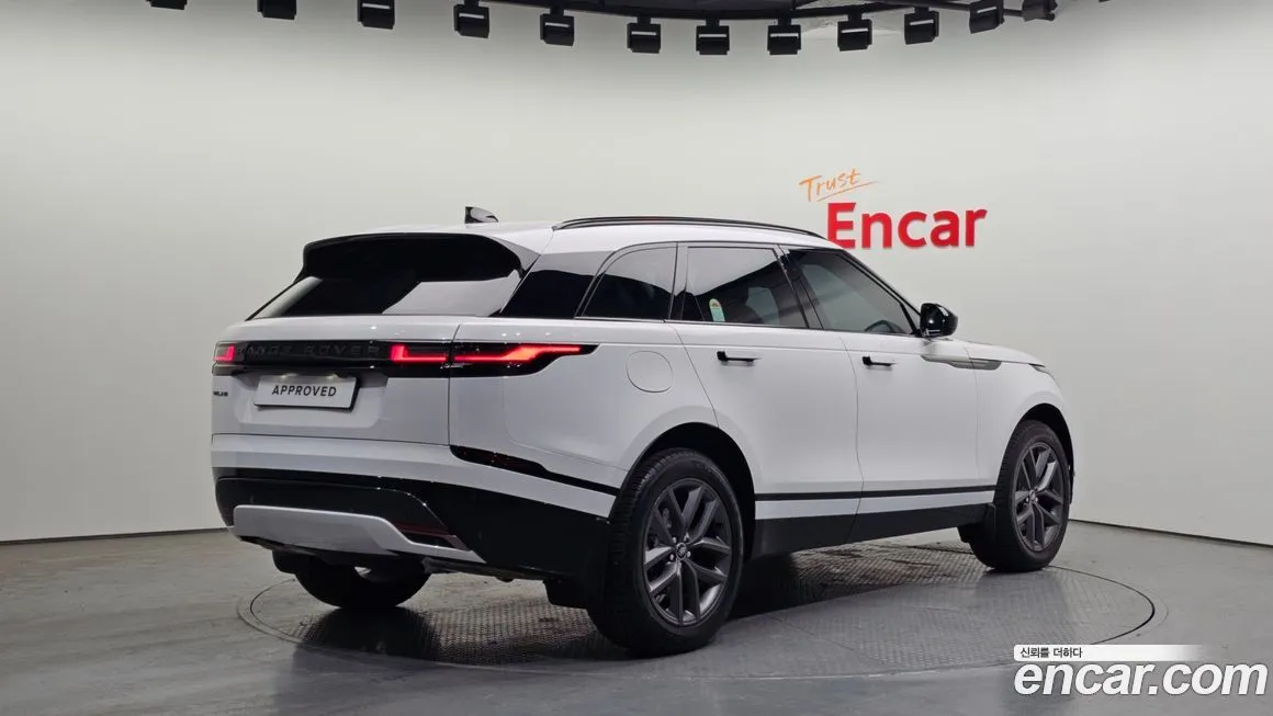 Land Rover Range Rover Velar 2025 из KR, фото 3