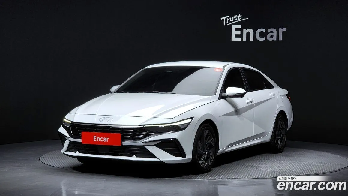 Hyundai AVANTE — фото 1
