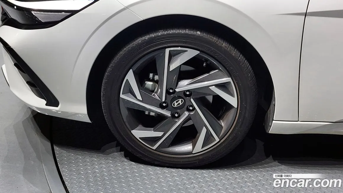 Hyundai AVANTE — фото 8
