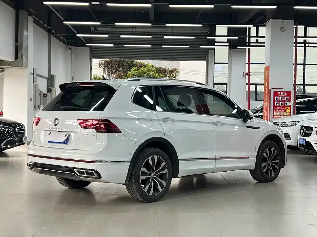 Volkswagen Tiguan L 2024 из CN, фото 4