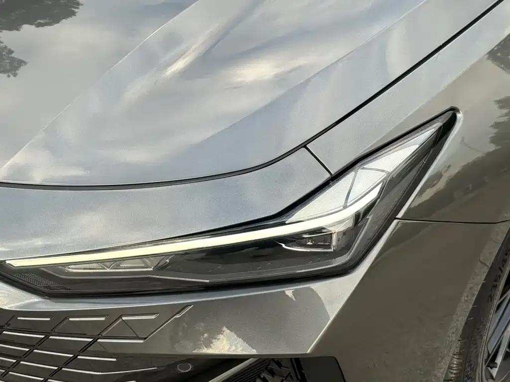 Changan UNI-V 2023 из CN, фото 2