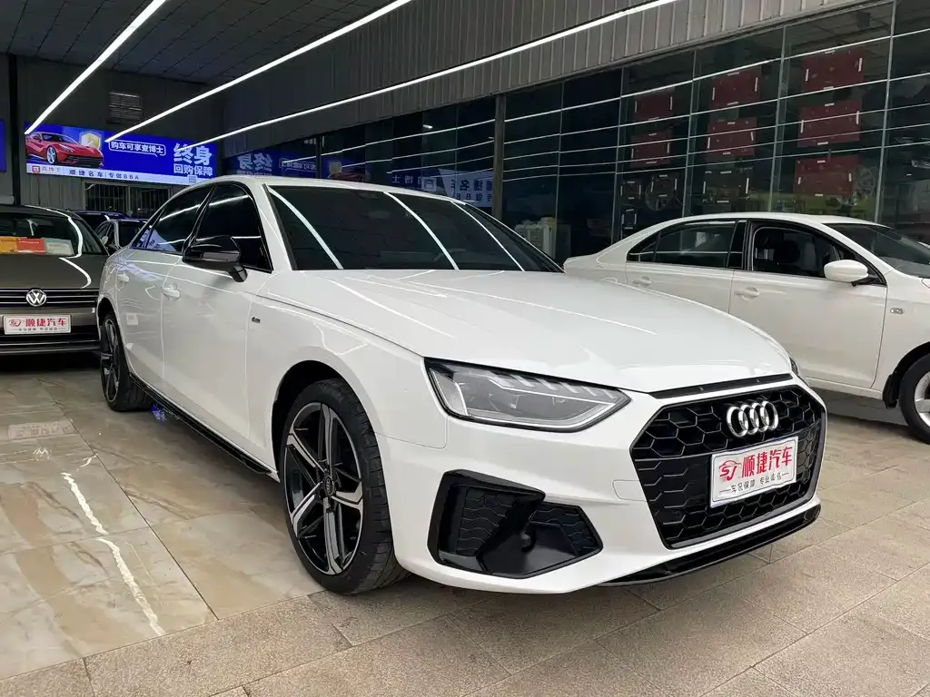 Audi A4L 2024 из CN, фото 8