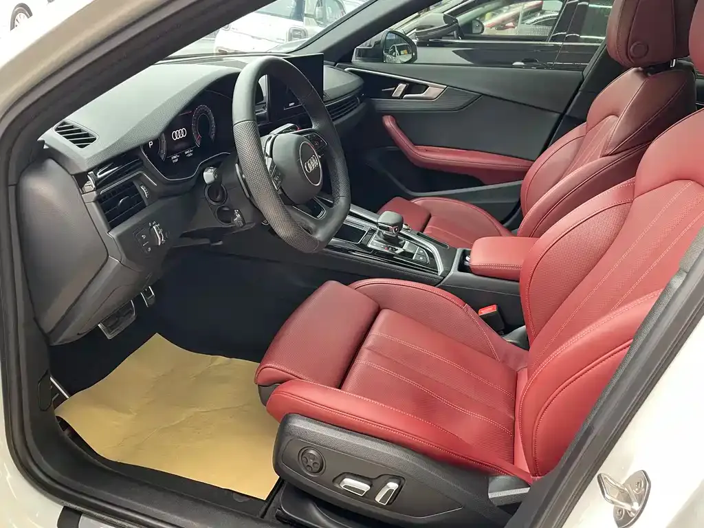 Audi A4L 2024 из CN, фото 6