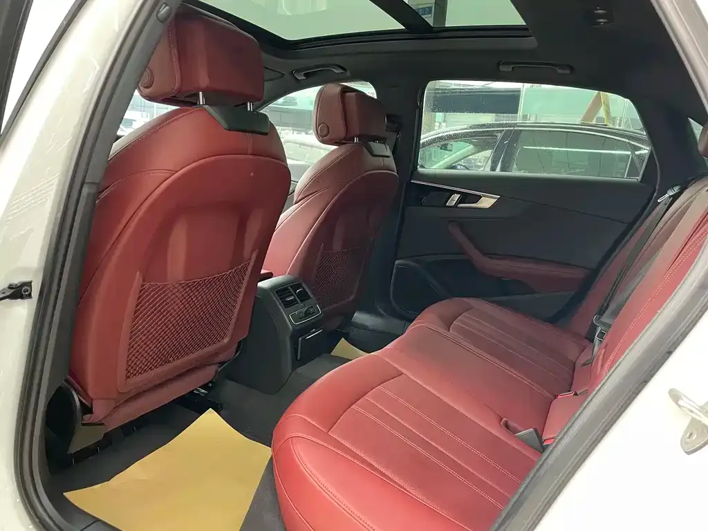 Audi A4L 2024 из CN, фото 2